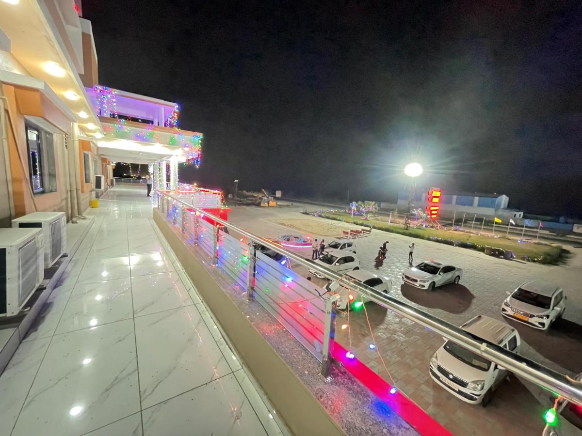 Kesar Hotel Viramgam Exteriér fotografie